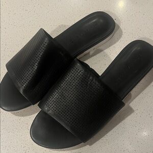 Halston NEW Bailey Slide Sandals 6